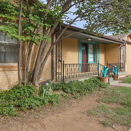 Luxury Oasis- 1 Bedroom Romantic Getaways ラボック エクステリア 写真