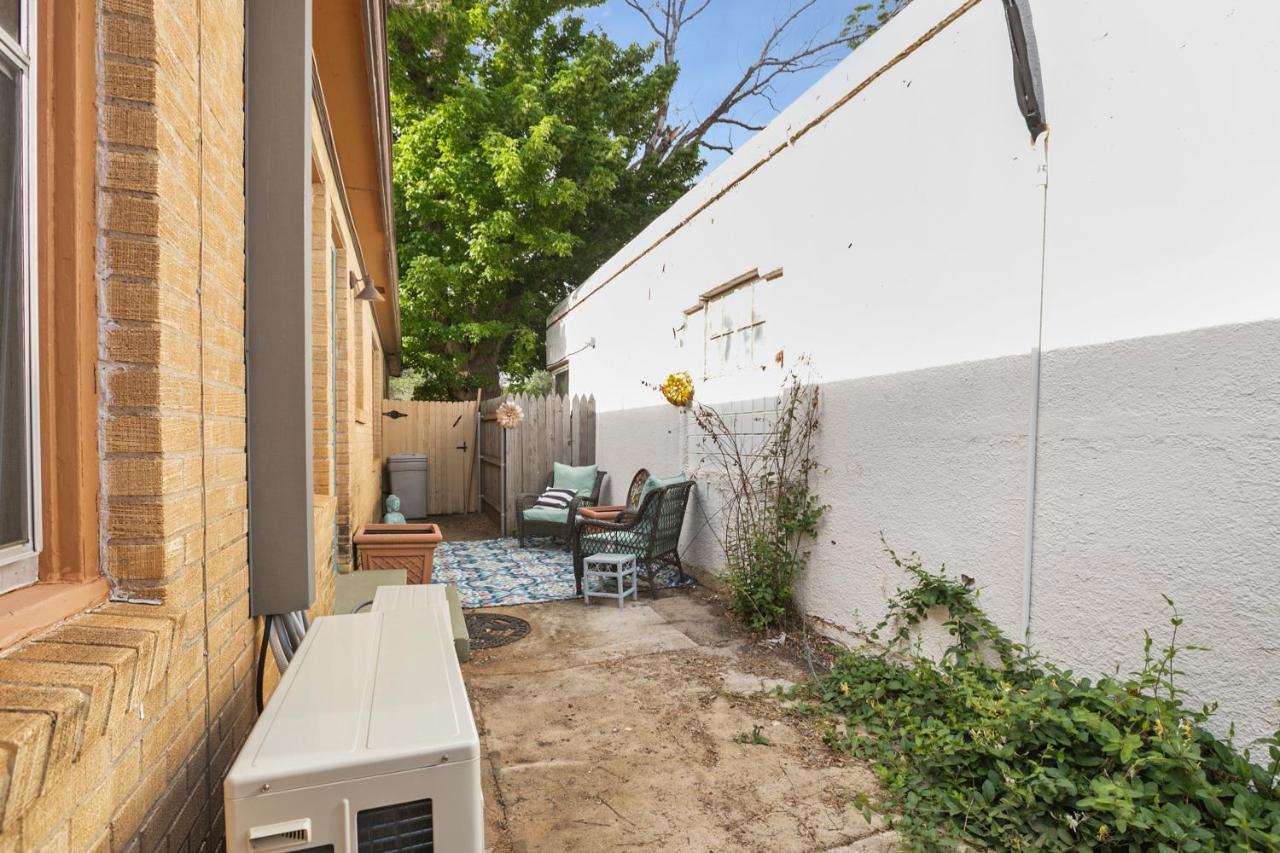 Luxury Oasis- 1 Bedroom Romantic Getaways ラボック エクステリア 写真