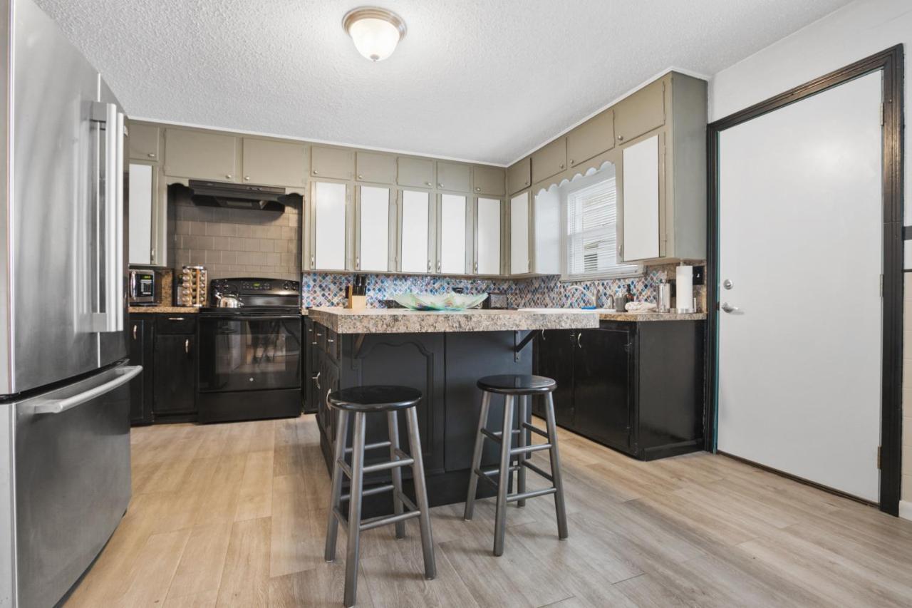 Luxury Oasis- 1 Bedroom Romantic Getaways ラボック エクステリア 写真