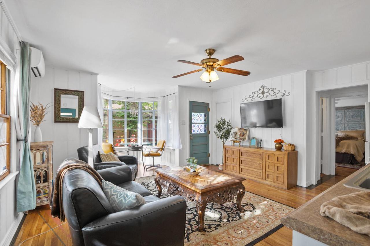 Luxury Oasis- 1 Bedroom Romantic Getaways ラボック エクステリア 写真