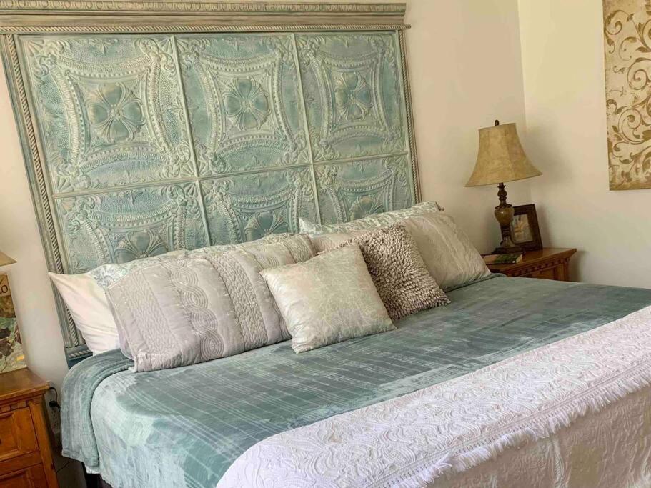 Luxury Oasis- 1 Bedroom Romantic Getaways ラボック エクステリア 写真