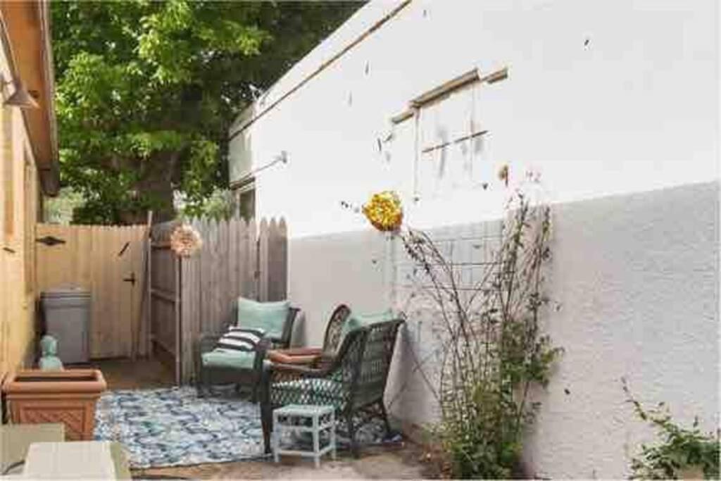 Luxury Oasis- 1 Bedroom Romantic Getaways ラボック エクステリア 写真